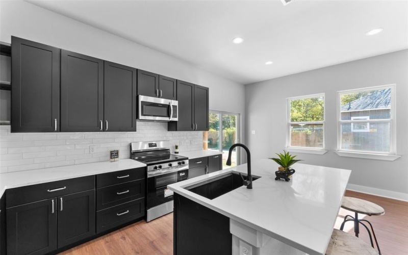 612 N Robinson Street, Cleburne, TX 76031, 3 Habitaciones Habitaciones , ,2 BañosBaños,Residential,En Venta,612 N Robinson Street,0,21096440