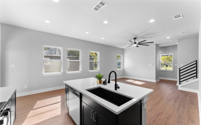 612 N Robinson Street, Cleburne, TX 76031, 3 Habitaciones Habitaciones , ,2 BañosBaños,Residential,En Venta,612 N Robinson Street,0,21096440