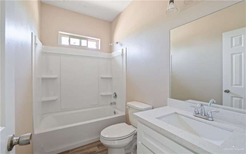 1304 E Acacia Drive, San Juan, TX 78589, 3 Bedrooms Bedrooms, ,2 BathroomsBathrooms,Residential,For Sale,1304 E Acacia Drive,465654