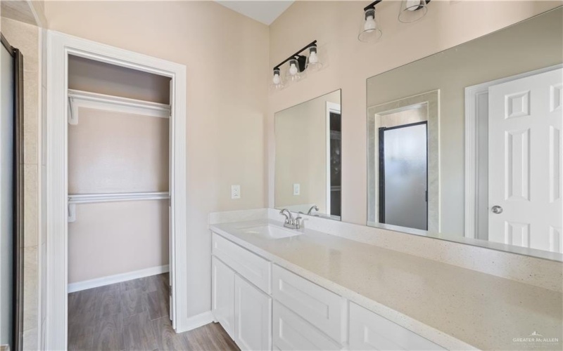 1304 E Acacia Drive, San Juan, TX 78589, 3 Bedrooms Bedrooms, ,2 BathroomsBathrooms,Residential,For Sale,1304 E Acacia Drive,465654