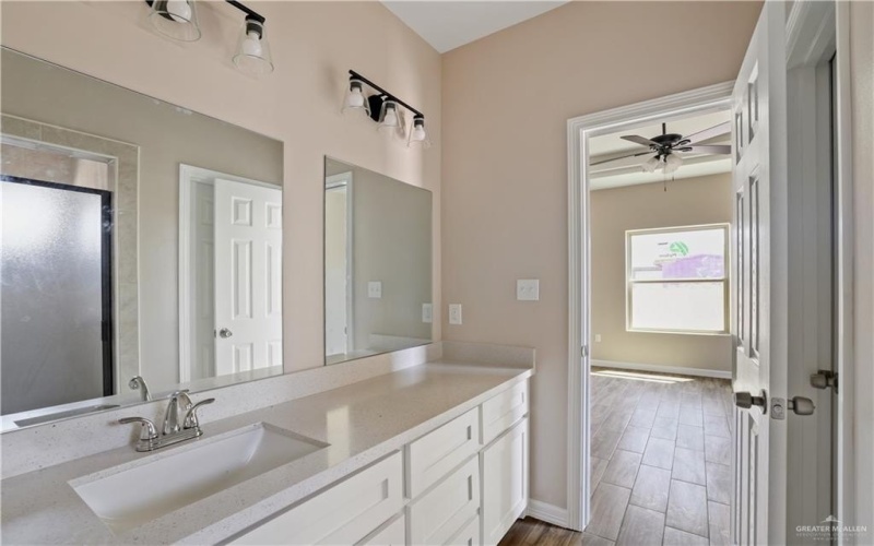 1304 E Acacia Drive, San Juan, TX 78589, 3 Bedrooms Bedrooms, ,2 BathroomsBathrooms,Residential,For Sale,1304 E Acacia Drive,465654