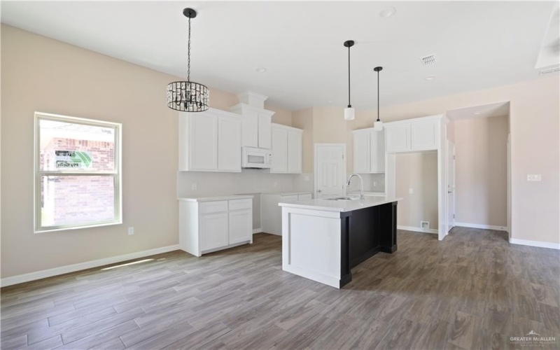 1304 E Acacia Drive, San Juan, TX 78589, 3 Bedrooms Bedrooms, ,2 BathroomsBathrooms,Residential,For Sale,1304 E Acacia Drive,465654