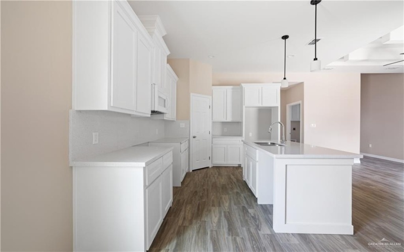 1304 E Acacia Drive, San Juan, TX 78589, 3 Bedrooms Bedrooms, ,2 BathroomsBathrooms,Residential,For Sale,1304 E Acacia Drive,465654