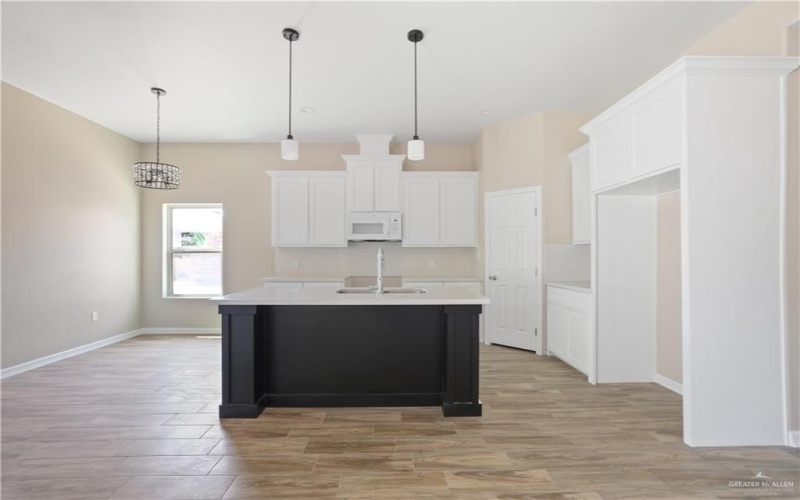 1304 E Acacia Drive, San Juan, TX 78589, 3 Bedrooms Bedrooms, ,2 BathroomsBathrooms,Residential,For Sale,1304 E Acacia Drive,465654
