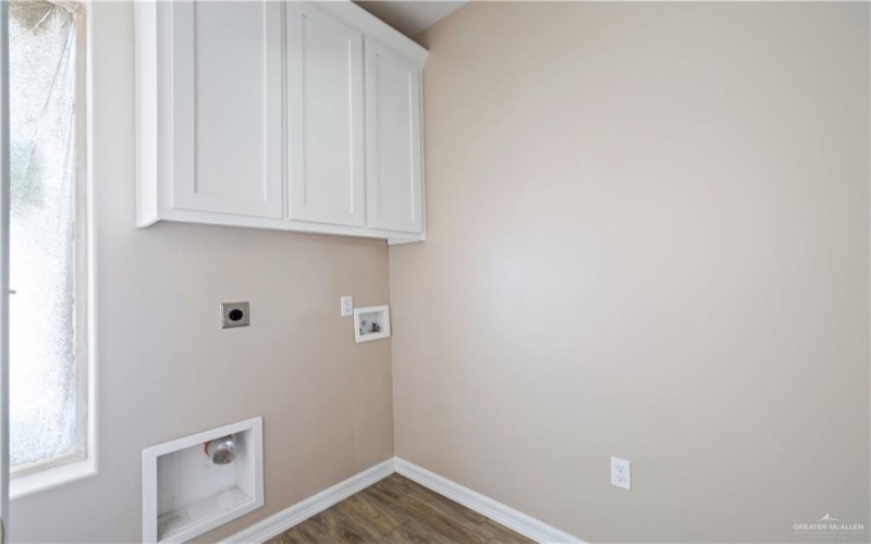1304 E Acacia Drive, San Juan, TX 78589, 3 Bedrooms Bedrooms, ,2 BathroomsBathrooms,Residential,For Sale,1304 E Acacia Drive,465654
