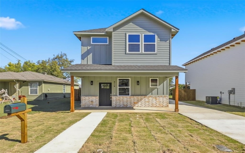 614 N Robinson Street, Cleburne, TX 76031, 3 Habitaciones Habitaciones , ,2 BañosBaños,Residential,En Venta,614 N Robinson Street,0,21102649