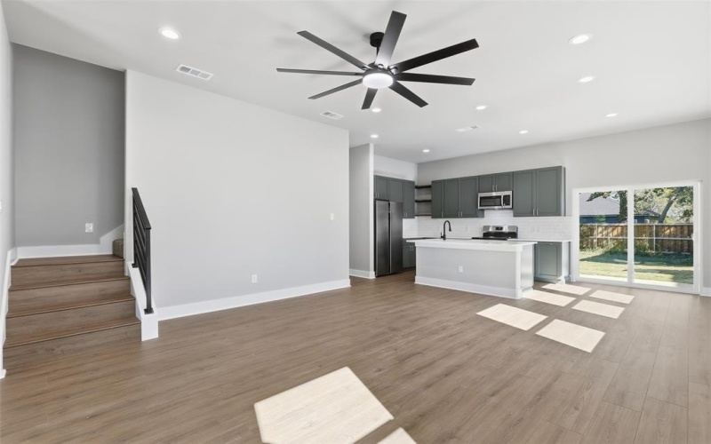 614 N Robinson Street, Cleburne, TX 76031, 3 Habitaciones Habitaciones , ,2 BañosBaños,Residential,En Venta,614 N Robinson Street,0,21102649