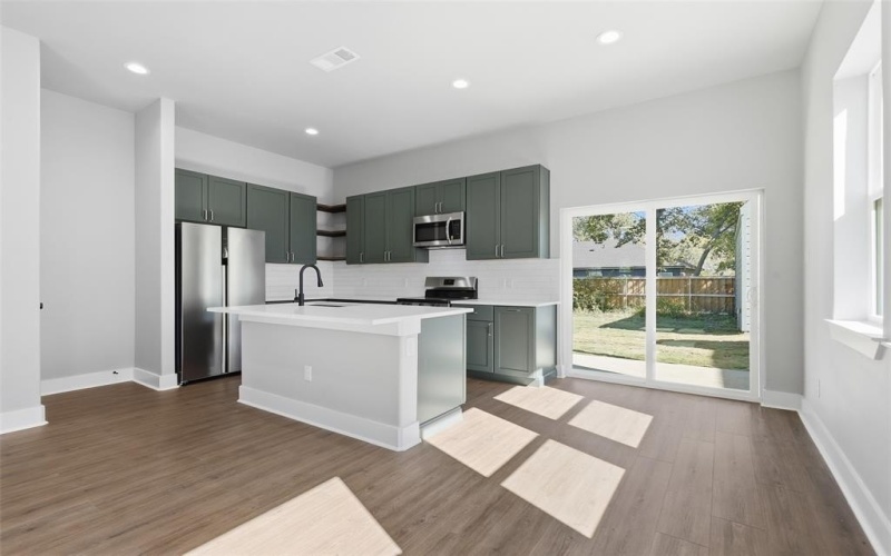 614 N Robinson Street, Cleburne, TX 76031, 3 Habitaciones Habitaciones , ,2 BañosBaños,Residential,En Venta,614 N Robinson Street,0,21102649