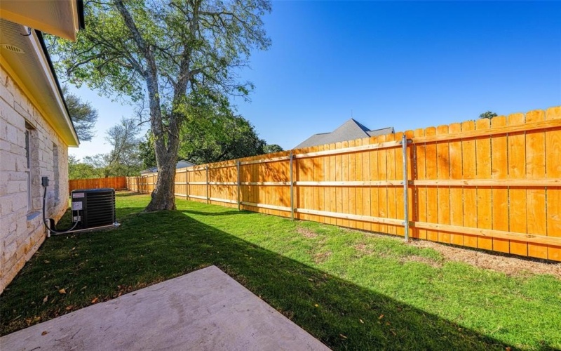 103 & 105 S Barron, Covington, TX 76636, 6 Habitaciones Habitaciones , ,5 BañosBaños,Residential Multi Family,En Venta,103 & 105 S Barron,0,21102913