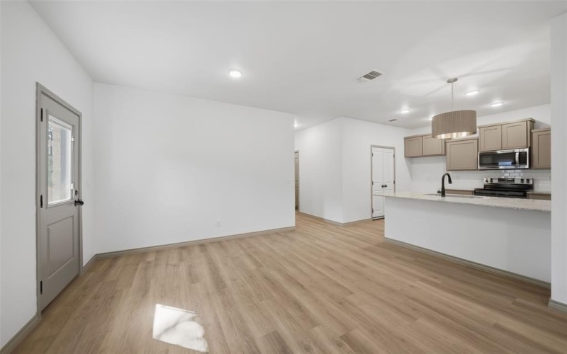 103 & 105 S Barron, Covington, TX 76636, 6 Habitaciones Habitaciones , ,5 BañosBaños,Residential Multi Family,En Venta,103 & 105 S Barron,0,21102913