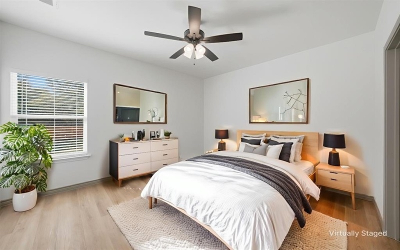 103 & 105 S Barron, Covington, TX 76636, 6 Habitaciones Habitaciones , ,5 BañosBaños,Residential Multi Family,En Venta,103 & 105 S Barron,0,21102913