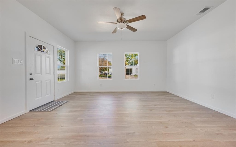 501 1st Street, Cooper, TX 75432, 3 Habitaciones Habitaciones , ,2 BañosBaños,Residential,En Venta,501 1st Street,0,21105137