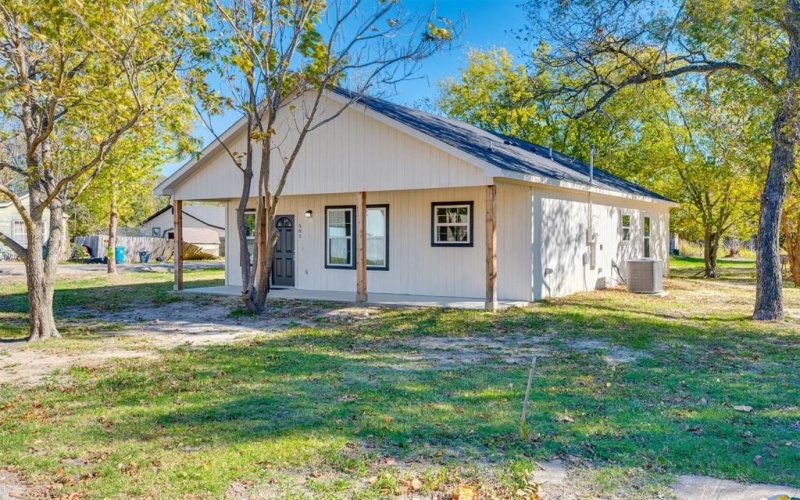 501 1st Street, Cooper, TX 75432, 3 Habitaciones Habitaciones , ,2 BañosBaños,Residential,En Venta,501 1st Street,0,21105137