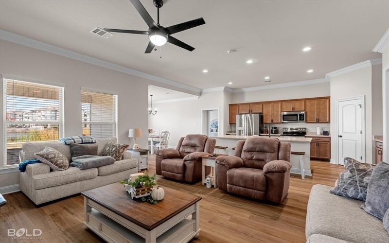 290 Venecia Drive, Bossier City, LA 71111, 3 Bedrooms Bedrooms, ,2 BathroomsBathrooms,Residential,For Sale,290 Venecia Drive,0,21105509