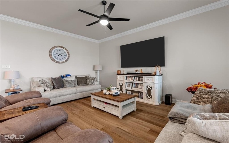 290 Venecia Drive, Bossier City, LA 71111, 3 Bedrooms Bedrooms, ,2 BathroomsBathrooms,Residential,For Sale,290 Venecia Drive,0,21105509