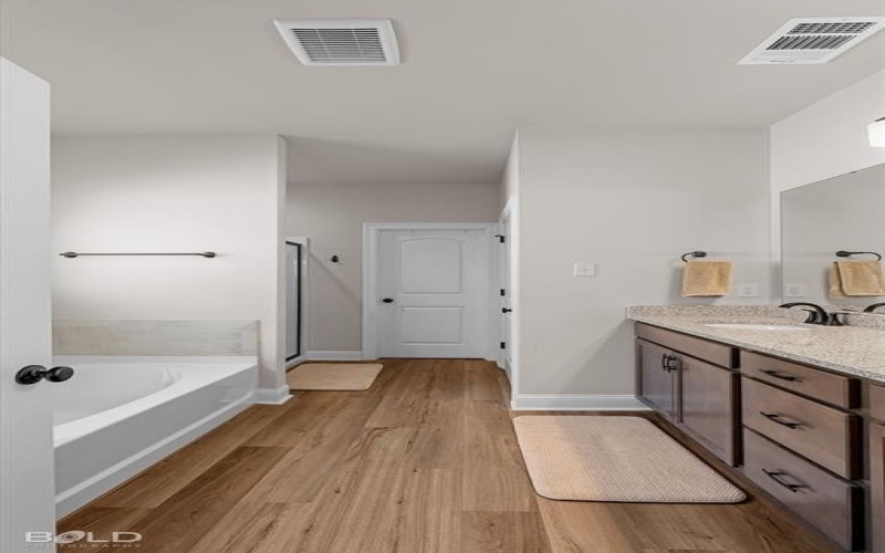 290 Venecia Drive, Bossier City, LA 71111, 3 Bedrooms Bedrooms, ,2 BathroomsBathrooms,Residential,For Sale,290 Venecia Drive,0,21105509