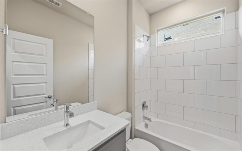 1911 JACKSON Street, Cleburne, TX 76033, 5 Habitaciones Habitaciones , ,3 BañosBaños,Residential,En Venta,1911 JACKSON Street,0,21105830