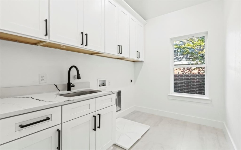 1720 Morris Street, Dallas, TX 75212, 4 Bedrooms Bedrooms, ,2 BathroomsBathrooms,Residential,For Sale,1720 Morris Street,0,21107681