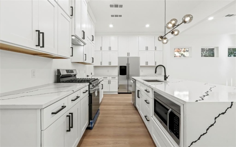 1720 Morris Street, Dallas, TX 75212, 4 Bedrooms Bedrooms, ,2 BathroomsBathrooms,Residential,For Sale,1720 Morris Street,0,21107681