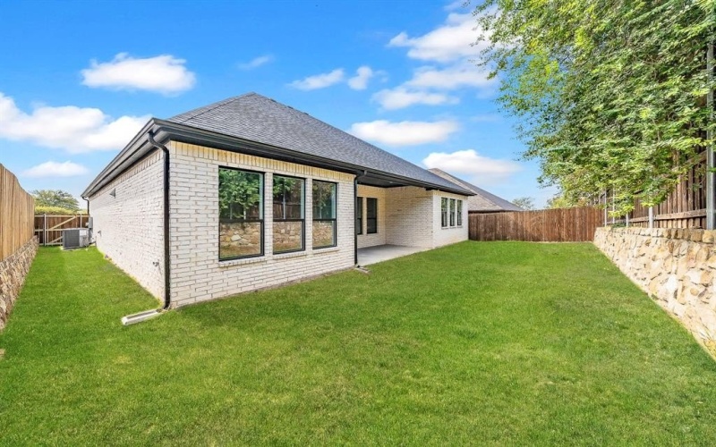 6421 ST GEORGE Court, North Richland Hills, TX 76180, 4 Habitaciones Habitaciones , ,2 BañosBaños,Residential,En Venta,6421 ST GEORGE Court,0,21107732