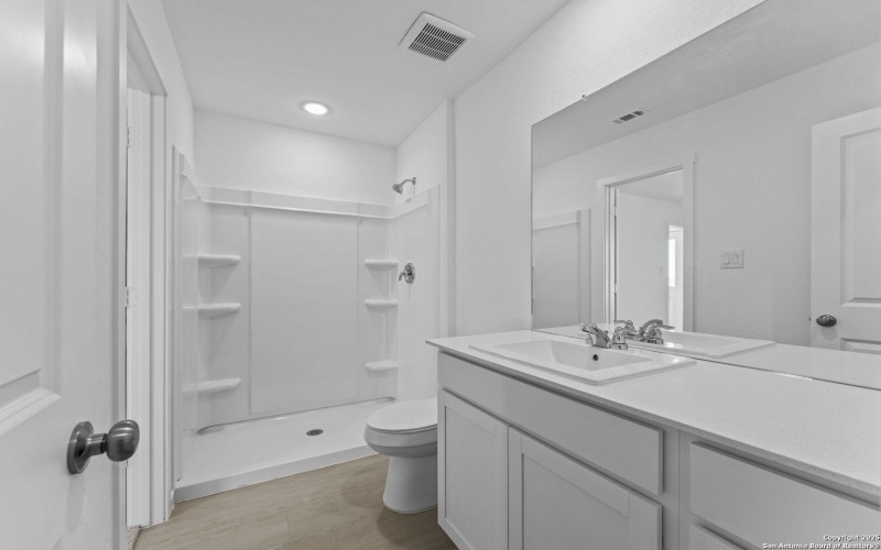 2214 Collins Aly, Converse, TX 78109, 3 Habitaciones Habitaciones , ,2 BañosBaños,Residential,En Venta,2214 Collins Aly,0,1921588