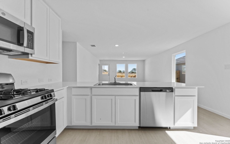 2214 Collins Aly, Converse, TX 78109, 3 Habitaciones Habitaciones , ,2 BañosBaños,Residential,En Venta,2214 Collins Aly,0,1921588