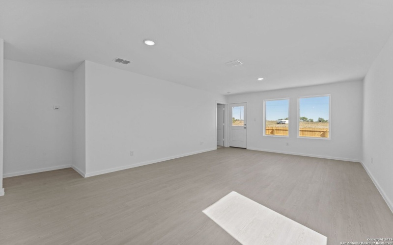 2214 Collins Aly, Converse, TX 78109, 3 Habitaciones Habitaciones , ,2 BañosBaños,Residential,En Venta,2214 Collins Aly,0,1921588