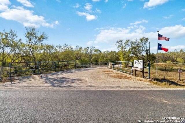 3137 County Road 5710, Devine, TX 78016, 4 Bedrooms Bedrooms, ,2 BathroomsBathrooms,Farm,For Sale,3137 County Road 5710,0,1921459