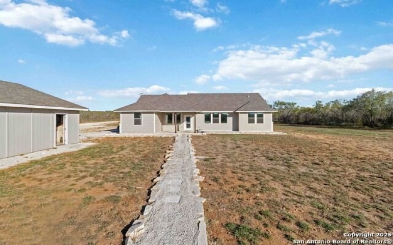 3137 County Road 5710, Devine, TX 78016, 4 Bedrooms Bedrooms, ,2 BathroomsBathrooms,Farm,For Sale,3137 County Road 5710,0,1921459