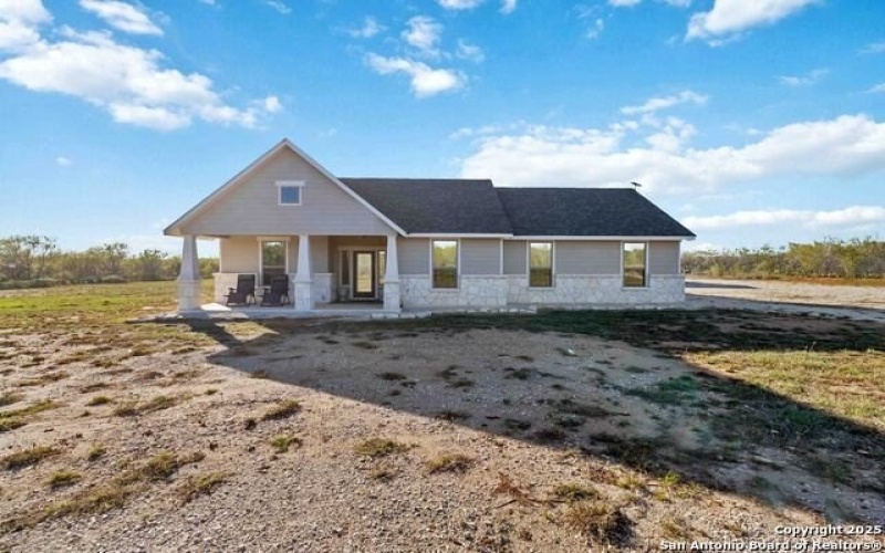 3137 County Road 5710, Devine, TX 78016, 4 Bedrooms Bedrooms, ,2 BathroomsBathrooms,Farm,For Sale,3137 County Road 5710,0,1921459