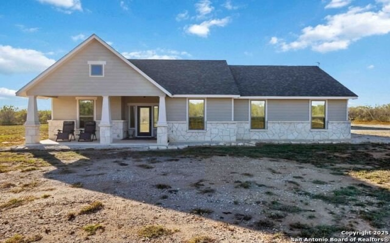 3137 County Road 5710, Devine, TX 78016, 4 Bedrooms Bedrooms, ,2 BathroomsBathrooms,Farm,For Sale,3137 County Road 5710,0,1921459