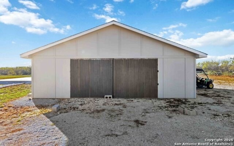 3137 County Road 5710, Devine, TX 78016, 4 Bedrooms Bedrooms, ,2 BathroomsBathrooms,Farm,For Sale,3137 County Road 5710,0,1921459