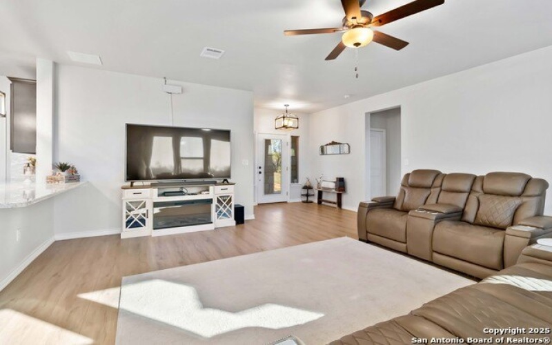 3137 County Road 5710, Devine, TX 78016, 4 Bedrooms Bedrooms, ,2 BathroomsBathrooms,Farm,For Sale,3137 County Road 5710,0,1921459