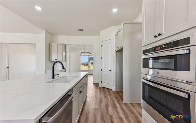 11060 Eagle Walk Boulevard, Salado, TX 76571, 4 Bedrooms Bedrooms, ,3 BathroomsBathrooms,Residential,For Sale,11060 Eagle Walk Boulevard,0,597205