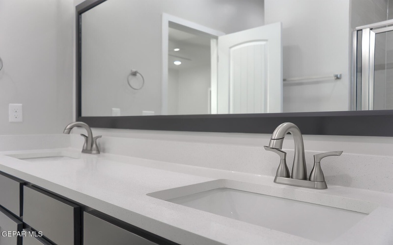 13912 Summer Valley Avenue, El Paso, TX 79928, 4 Habitaciones Habitaciones , ,2 BañosBaños,Residential,En Venta,13912 Summer Valley Avenue,0,933430