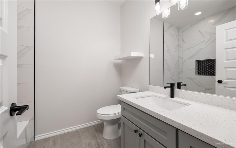 324 N Leon Avenue, Elsa, TX 78543, 3 Habitaciones Habitaciones , ,2 BañosBaños,Residential,En Venta,324 N Leon Avenue,470971