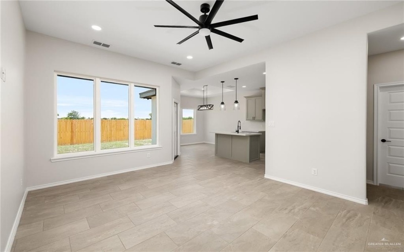 324 N Leon Avenue, Elsa, TX 78543, 3 Habitaciones Habitaciones , ,2 BañosBaños,Residential,En Venta,324 N Leon Avenue,470971