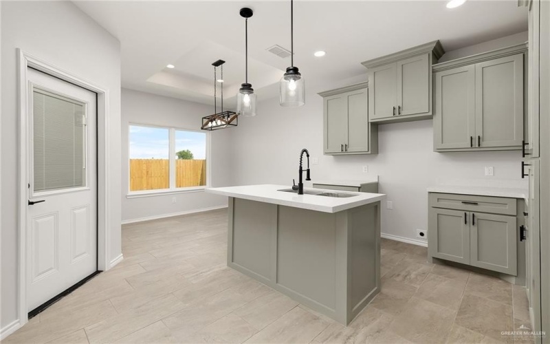 324 N Leon Avenue, Elsa, TX 78543, 3 Habitaciones Habitaciones , ,2 BañosBaños,Residential,En Venta,324 N Leon Avenue,470971
