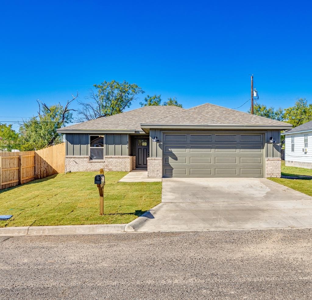 314 W 12th St, San Angelo, TX 76903, 3 Bedrooms Bedrooms, ,2 BathroomsBathrooms,Residential,For Sale,314 W 12th St,0,129699
