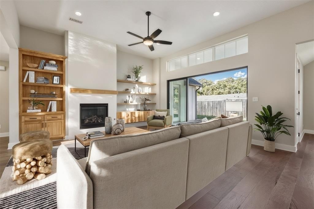 2638 Evinrude Drive, Grapevine, TX 76051, 3 Habitaciones Habitaciones , ,2 BañosBaños,Residential,En Venta,2638 Evinrude Drive,0,21073899