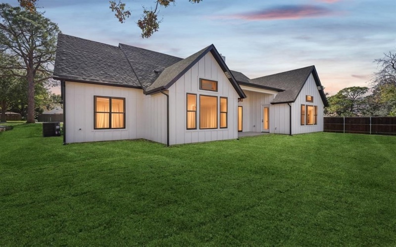 2638 Evinrude Drive, Grapevine, TX 76051, 3 Habitaciones Habitaciones , ,2 BañosBaños,Residential,En Venta,2638 Evinrude Drive,0,21073899