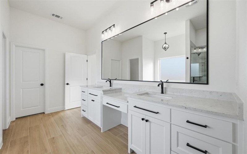 2008 Forest Bridge Drive, Azle, TX 76020, 4 Habitaciones Habitaciones , ,2 BañosBaños,Residential,En Venta,2008 Forest Bridge Drive,0,21107826