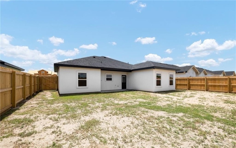 308 N Leon Avenue, Elsa, TX 78543, 3 Habitaciones Habitaciones , ,2 BañosBaños,Residential,En Venta,308 N Leon Avenue,470972