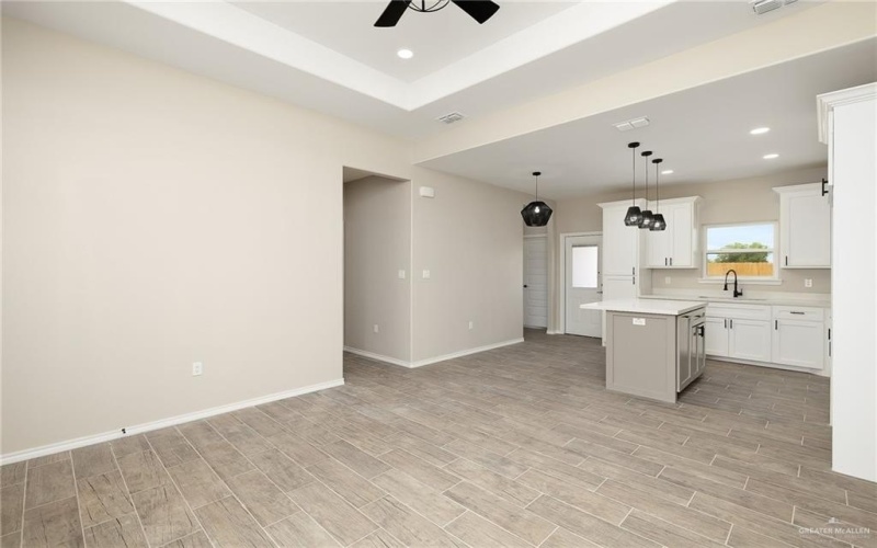 308 N Leon Avenue, Elsa, TX 78543, 3 Habitaciones Habitaciones , ,2 BañosBaños,Residential,En Venta,308 N Leon Avenue,470972