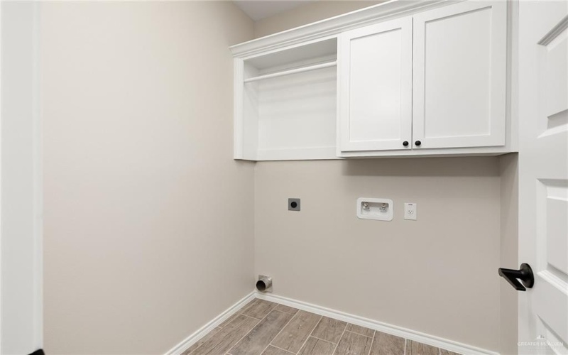 308 N Leon Avenue, Elsa, TX 78543, 3 Habitaciones Habitaciones , ,2 BañosBaños,Residential,En Venta,308 N Leon Avenue,470972