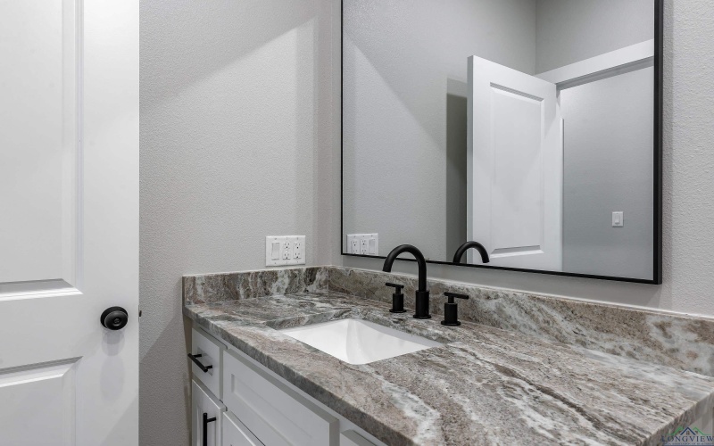 101 St. Clair, Longview, TX 75605, 3 Bedrooms Bedrooms, ,2 BathroomsBathrooms,Residential,For Sale,101 St. Clair,0,20257647