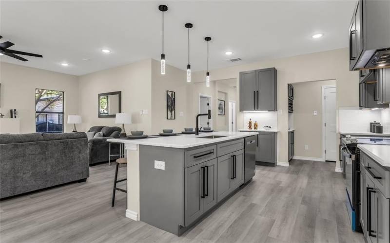 146 Bluebonnet Drive, Gun Barrel City, TX 75156, 3 Habitaciones Habitaciones , ,2 BañosBaños,Residential,En Venta,146 Bluebonnet Drive,0,21103313