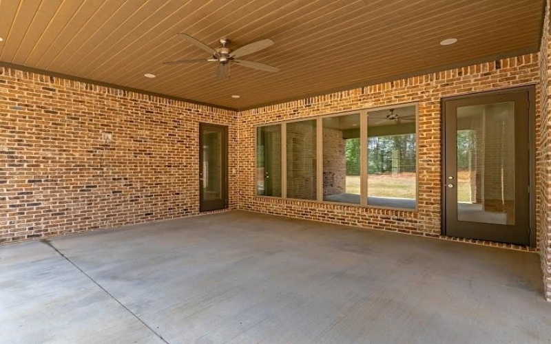 130 Elk Drive, Longview, TX 75605, 4 Bedrooms Bedrooms, ,3 BathroomsBathrooms,Residential,For Sale,130 Elk Drive,0,21106987