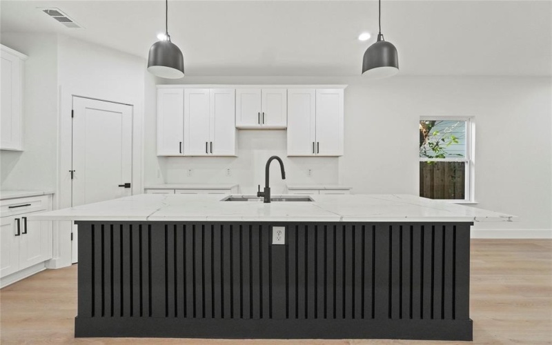 4228 Aztec, Dallas, TX 75216, 4 Bedrooms Bedrooms, ,2 BathroomsBathrooms,Residential,For Sale,4228 Aztec,0,21108228