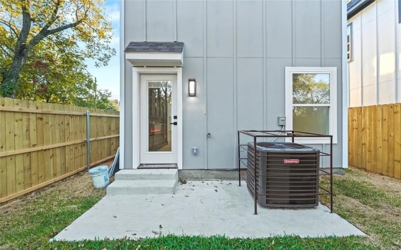 4230 Aztec, Dallas, TX 75216, 4 Bedrooms Bedrooms, ,2 BathroomsBathrooms,Residential,For Sale,4230 Aztec,0,21108234